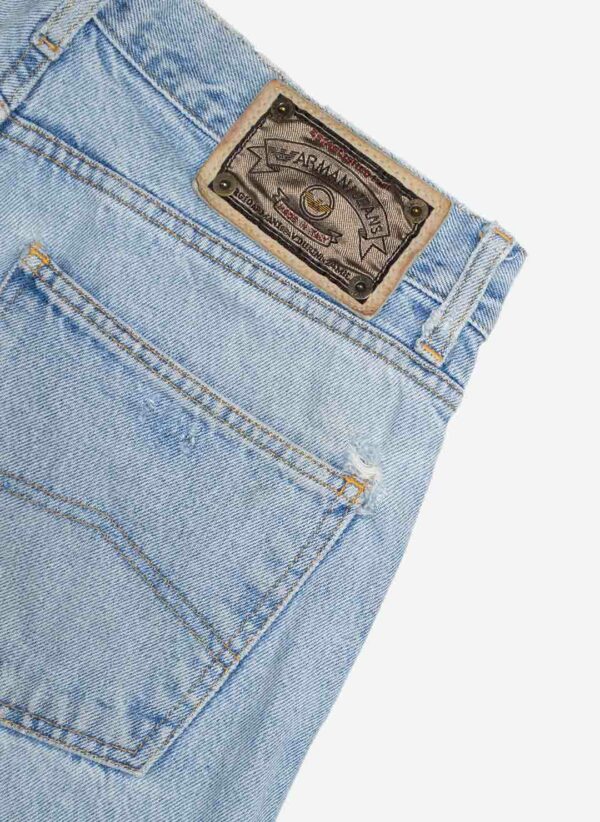 VINTAGE ARMANI JEANS HELLBLAU DISTRESSED – Bild 4