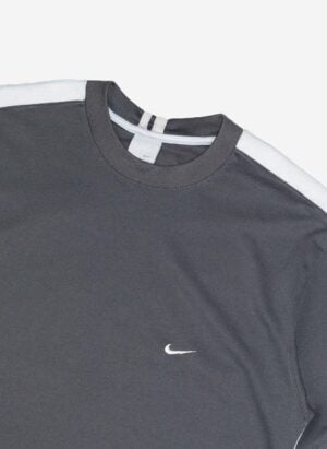 Vintage Y2K Nike T-Shirt grau