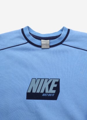 Vintage Y2K Nike Sweater hellblau